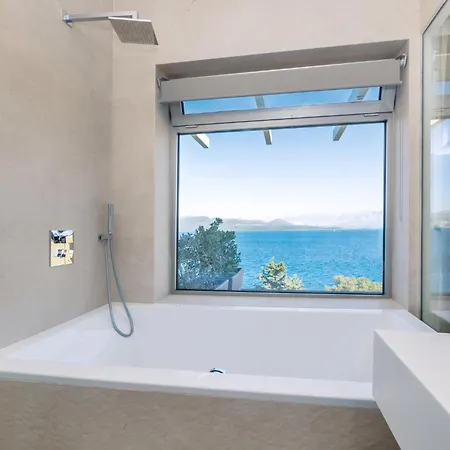 Selina Villa